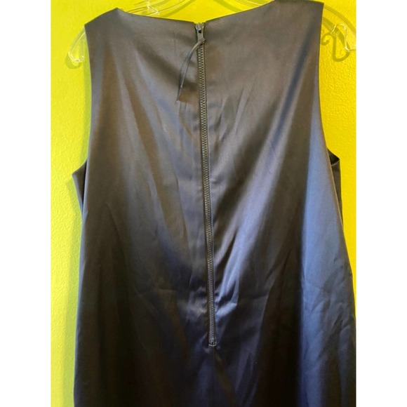 Just Taylor Dress 12 - Picture 4 of 4